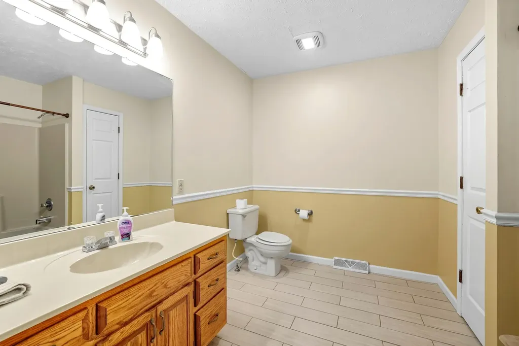 2735 Ky-501 Kings Mountain KY 40442