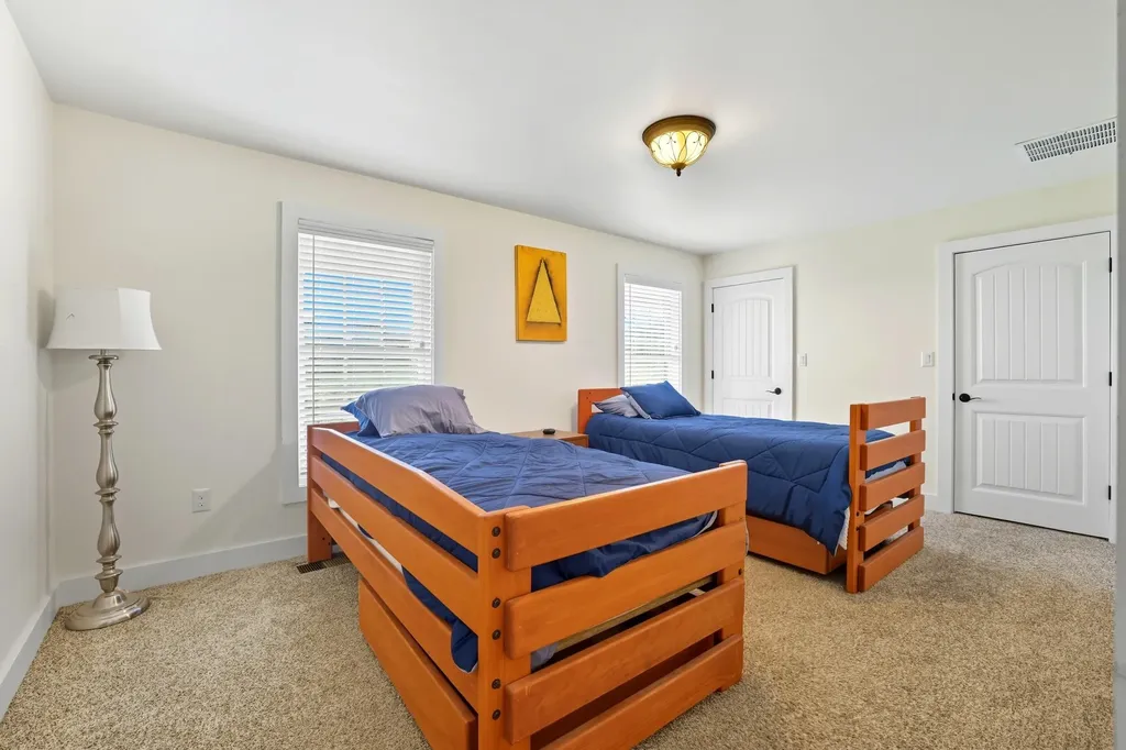 2735 Ky-501 Kings Mountain KY 40442
