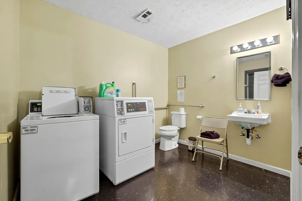 2735 Ky-501 Kings Mountain KY 40442