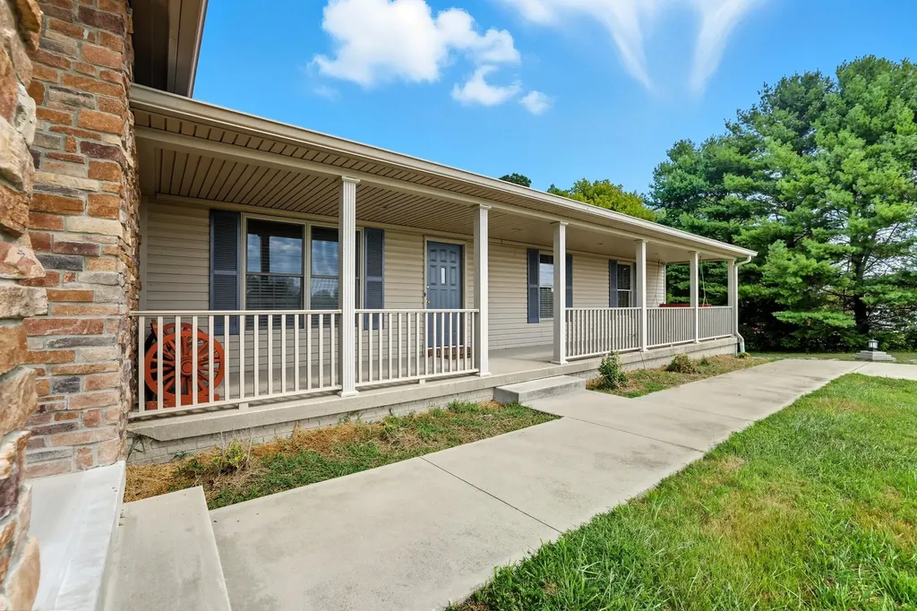 2735 Ky-501 Kings Mountain KY 40442