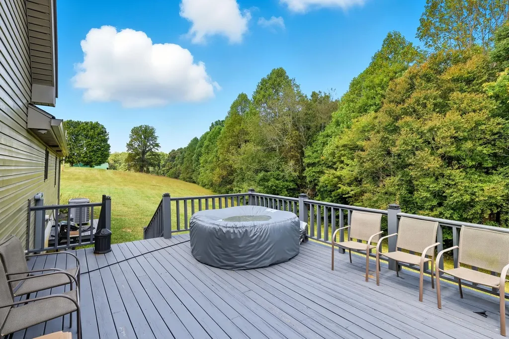 2735 Ky-501 Kings Mountain KY 40442