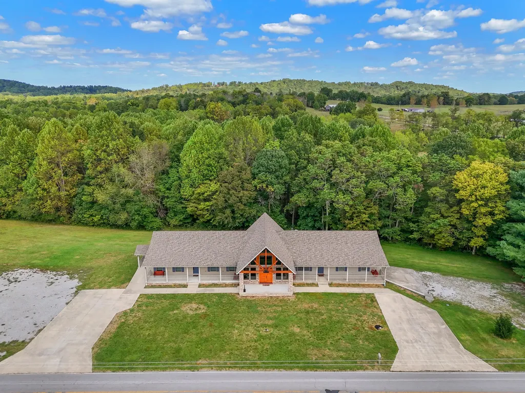 2735 Ky-501 Kings Mountain KY 40442