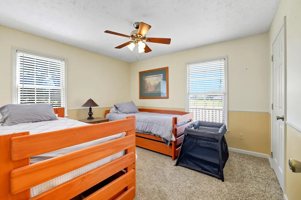 2735 Ky-501 Kings Mountain KY 40442