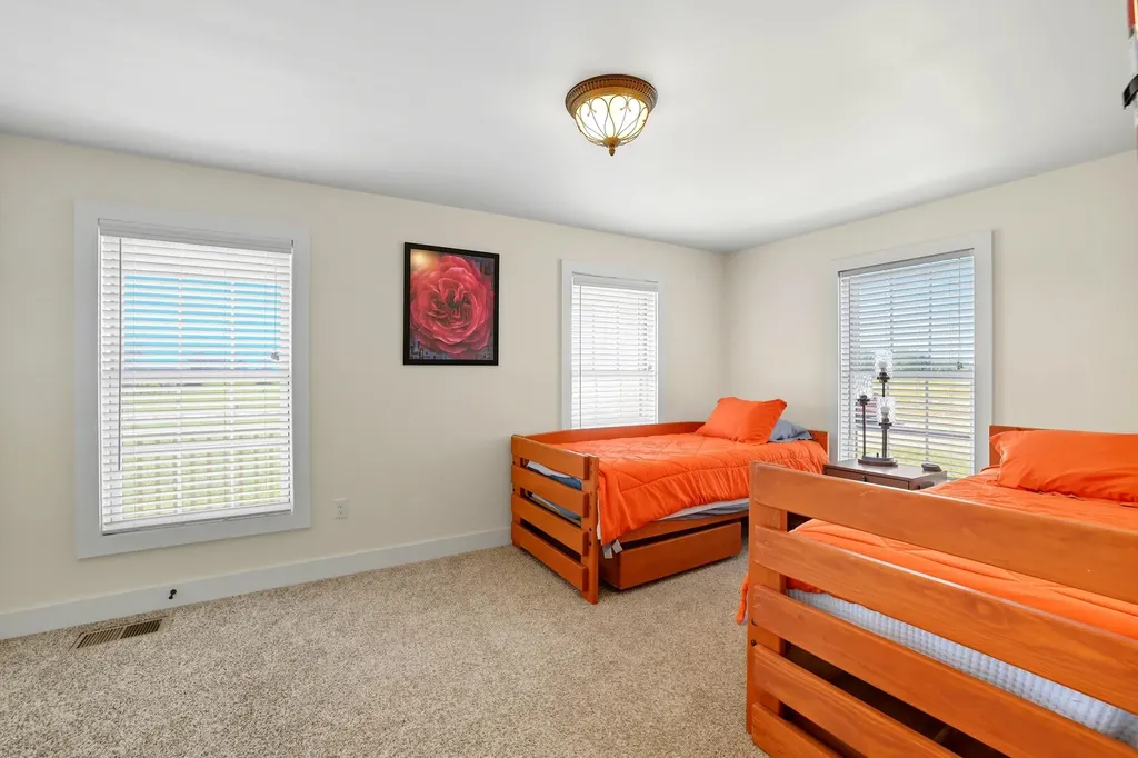 2735 Ky-501 Kings Mountain KY 40442