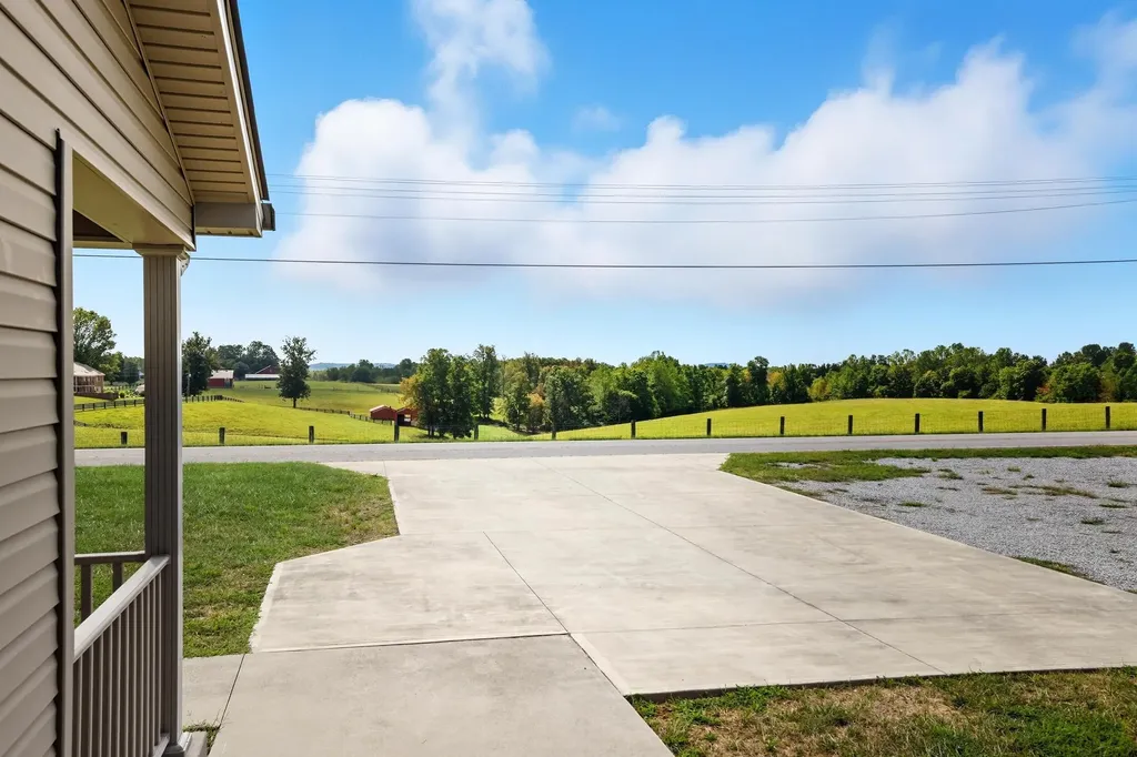 2735 Ky-501 Kings Mountain KY 40442