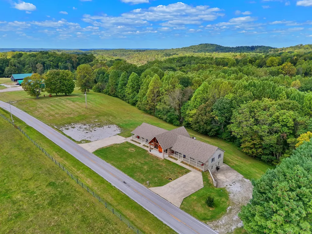 2735 Ky-501 Kings Mountain KY 40442