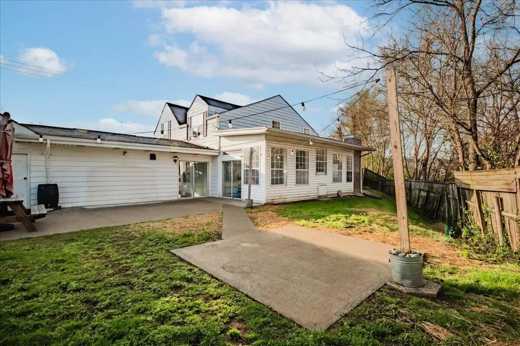 618 S 2nd Street Williamsburg KY 40769