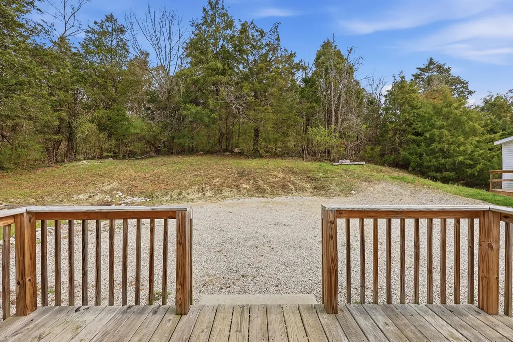 1092 Winchester Road Irvine KY 40336