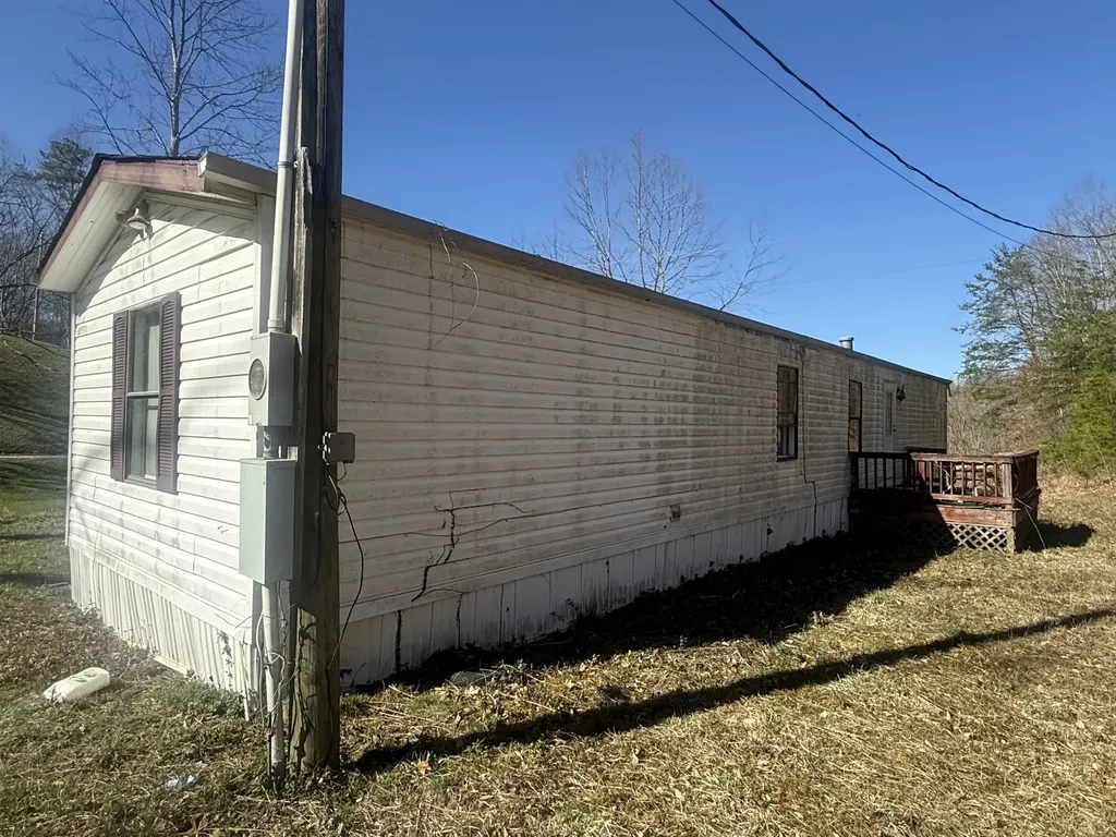 143 Marshall Hollow Grayson KY 41143