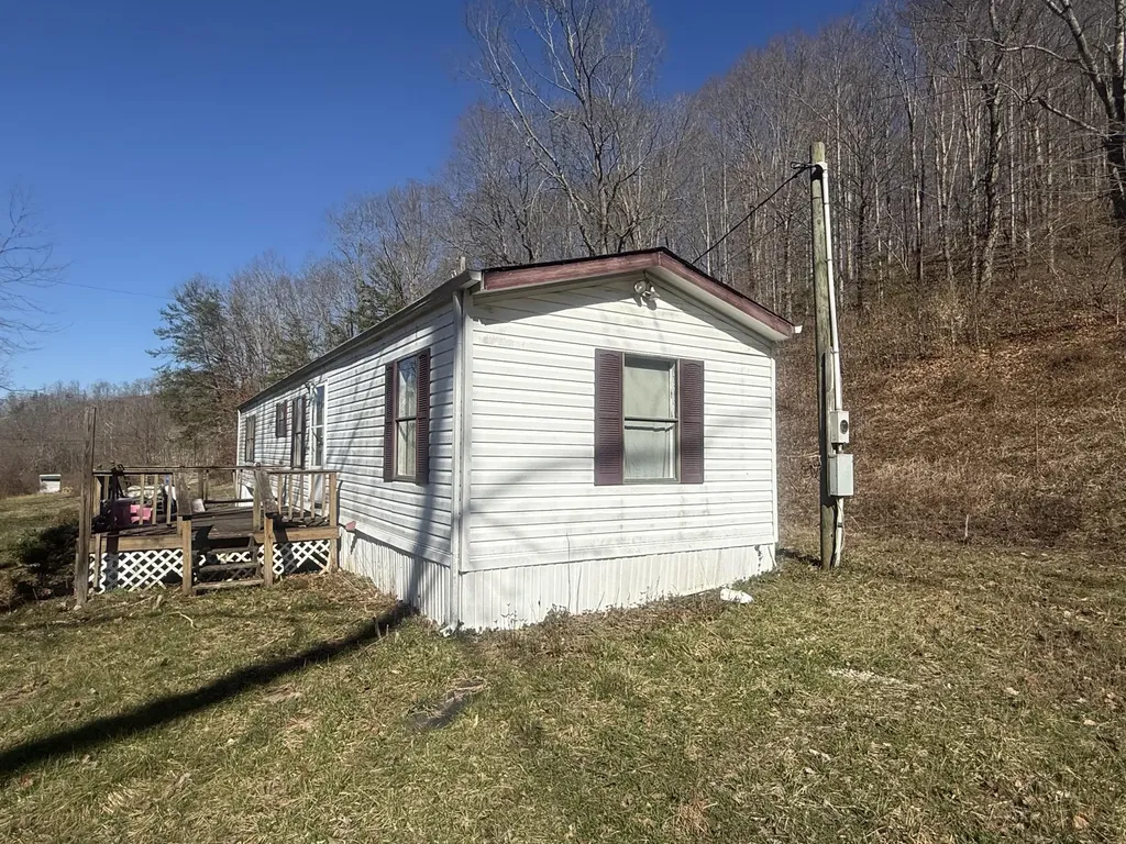 143 Marshall Hollow Grayson KY 41143