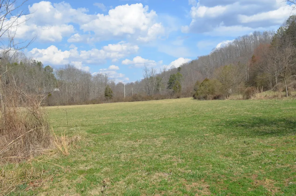 999-1640 Muncy Fork Road Manchester KY 40962