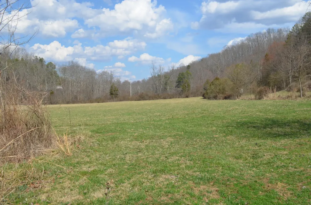 999-1640 Muncy Fork Road Manchester KY 40962