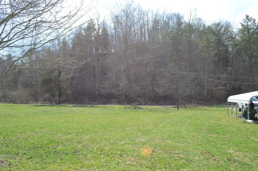999-1640 Muncy Fork Road Manchester KY 40962