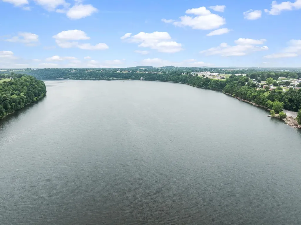 389 Lakeview Drive Somerset KY 42503
