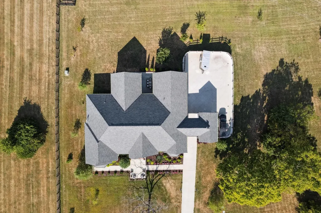 100 Stirling Lane Versailles KY 40383