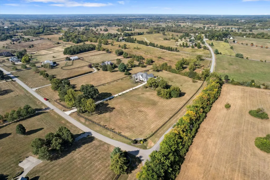 100 Stirling Lane Versailles KY 40383