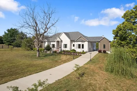 100 Stirling Lane Versailles KY 40383
