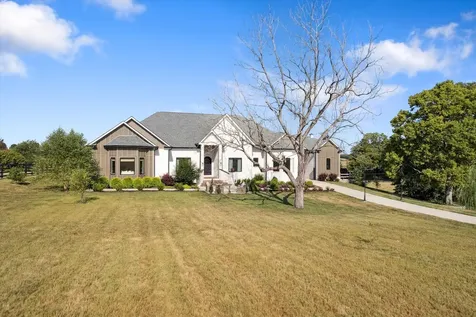 100 Stirling Lane Versailles KY 40383