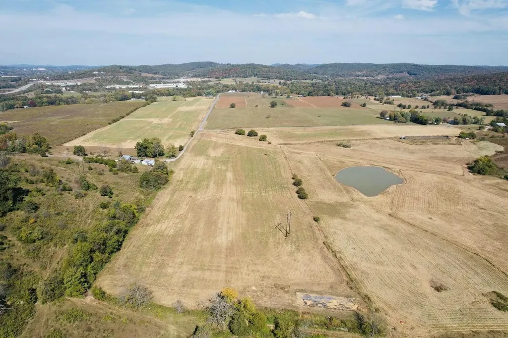 2143 Elihu Cabin Hollow Road Somerset KY 42501