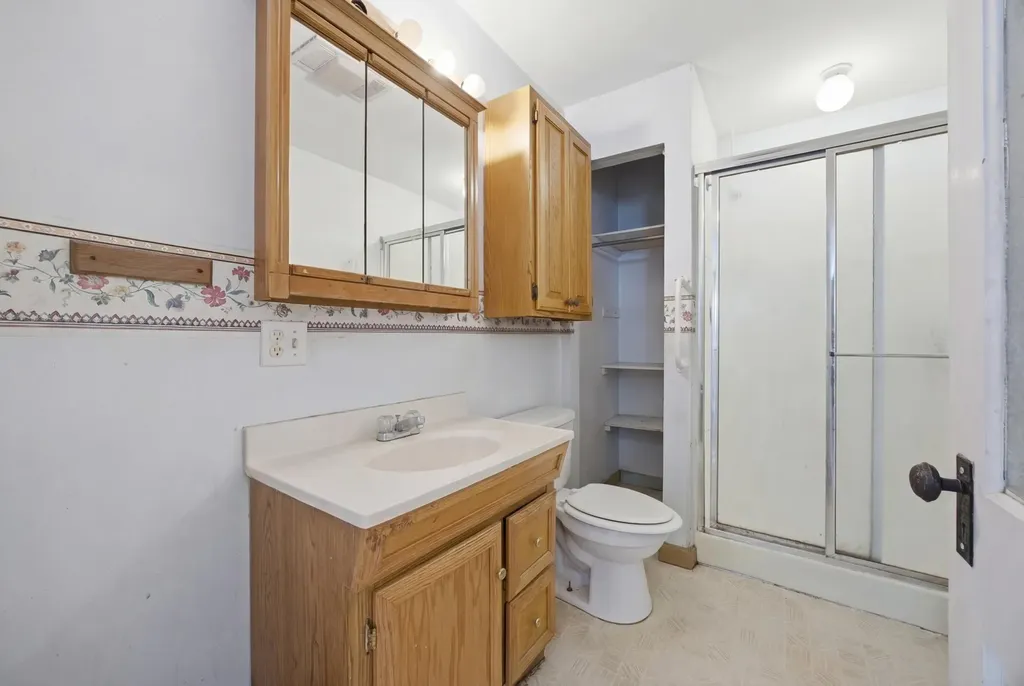 31 15th Street Paris KY 40361