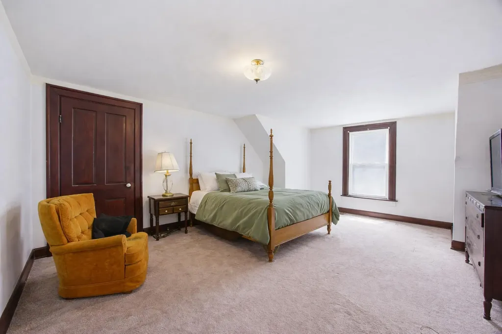 31 15th Street Paris KY 40361