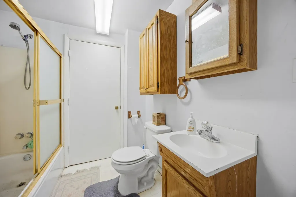 31 15th Street Paris KY 40361