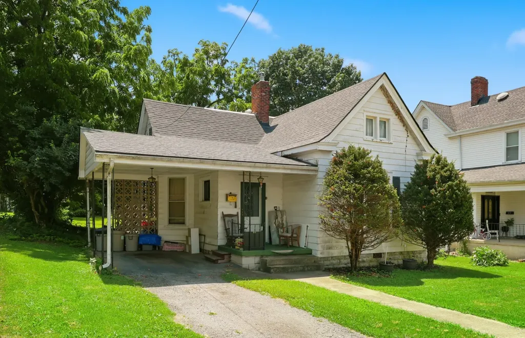 31 15th Street Paris KY 40361