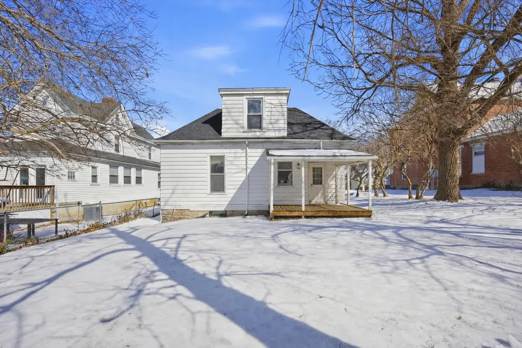 31 15th Street Paris KY 40361