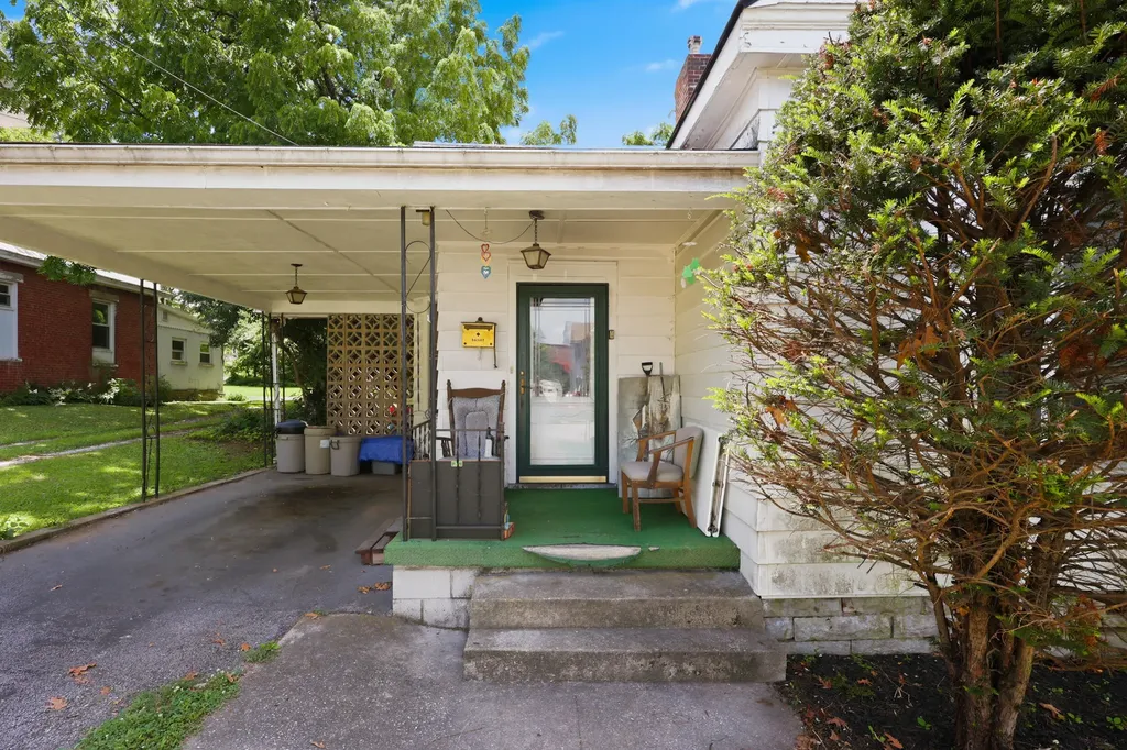 31 15th Street Paris KY 40361
