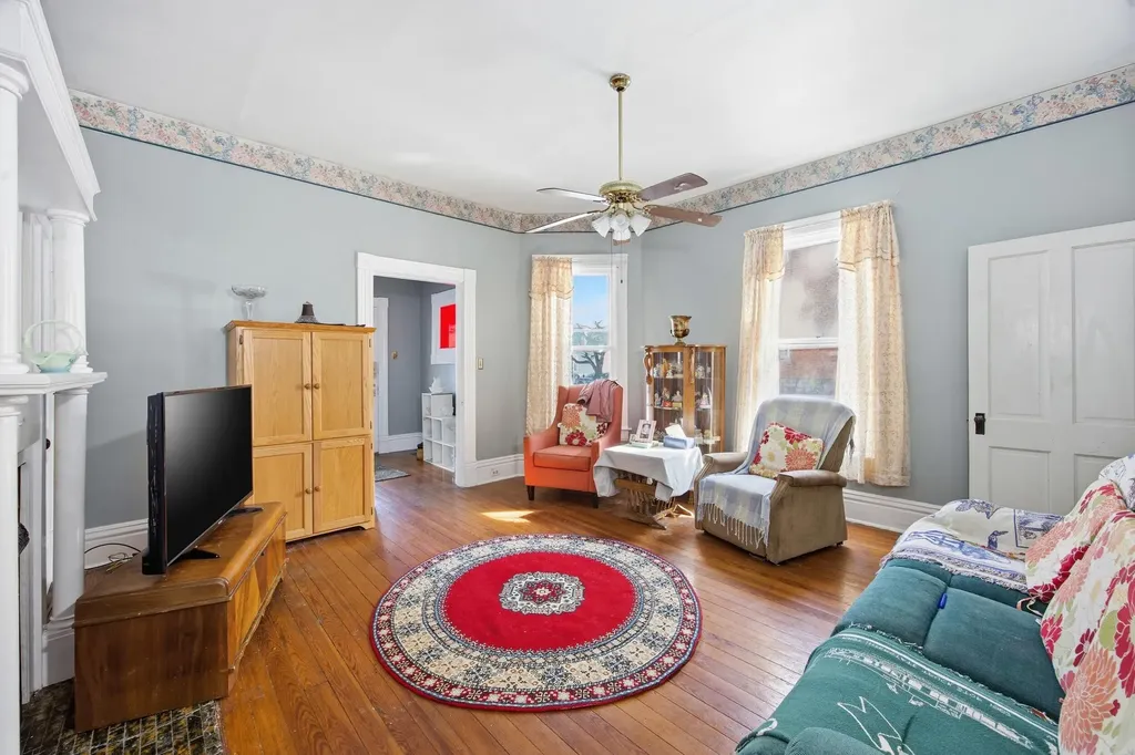 31 15th Street Paris KY 40361