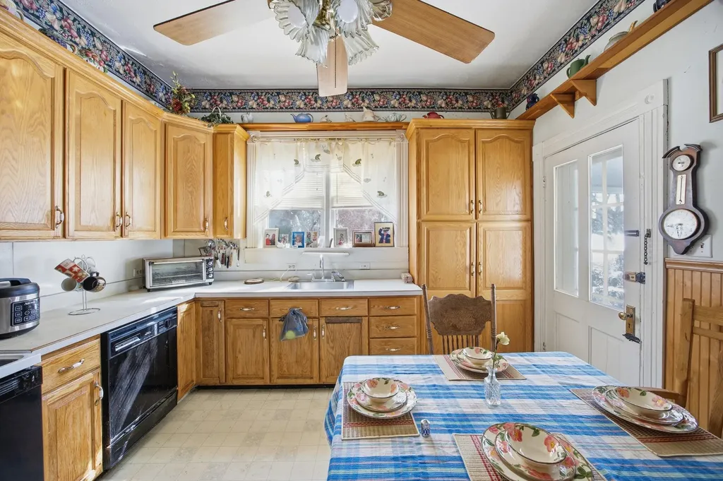 31 15th Street Paris KY 40361
