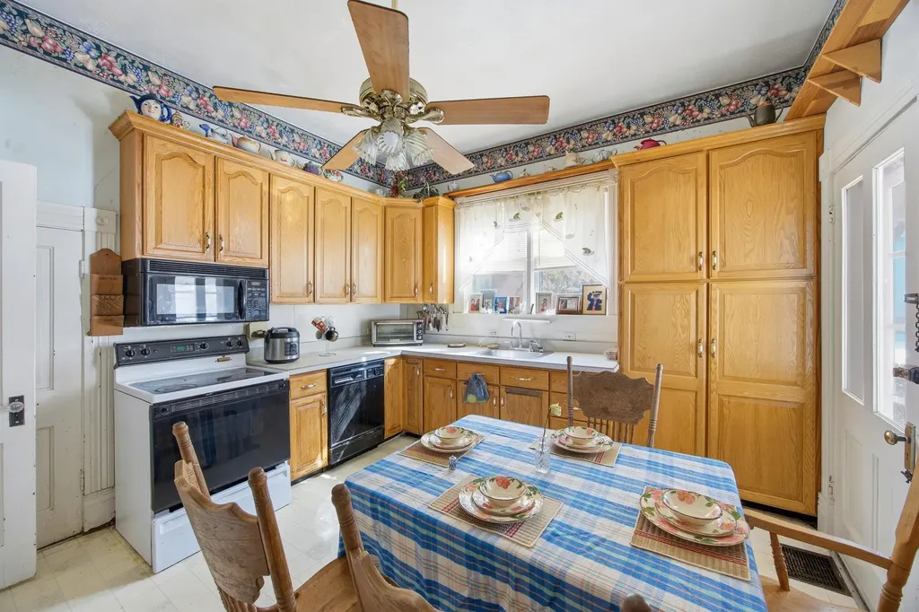 31 15th Street Paris KY 40361