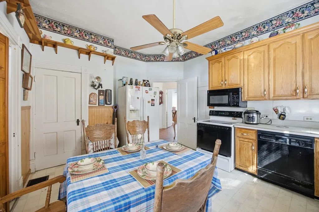 31 15th Street Paris KY 40361