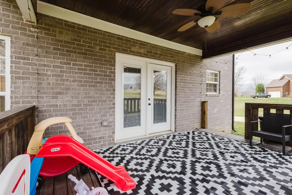 142 Waco Heights Waco KY 40385