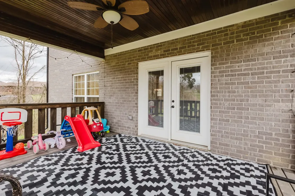 142 Waco Heights Waco KY 40385