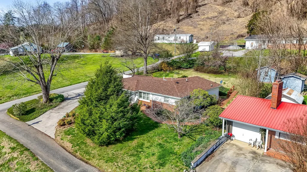 721 Pitzer Street Barbourville KY 40906