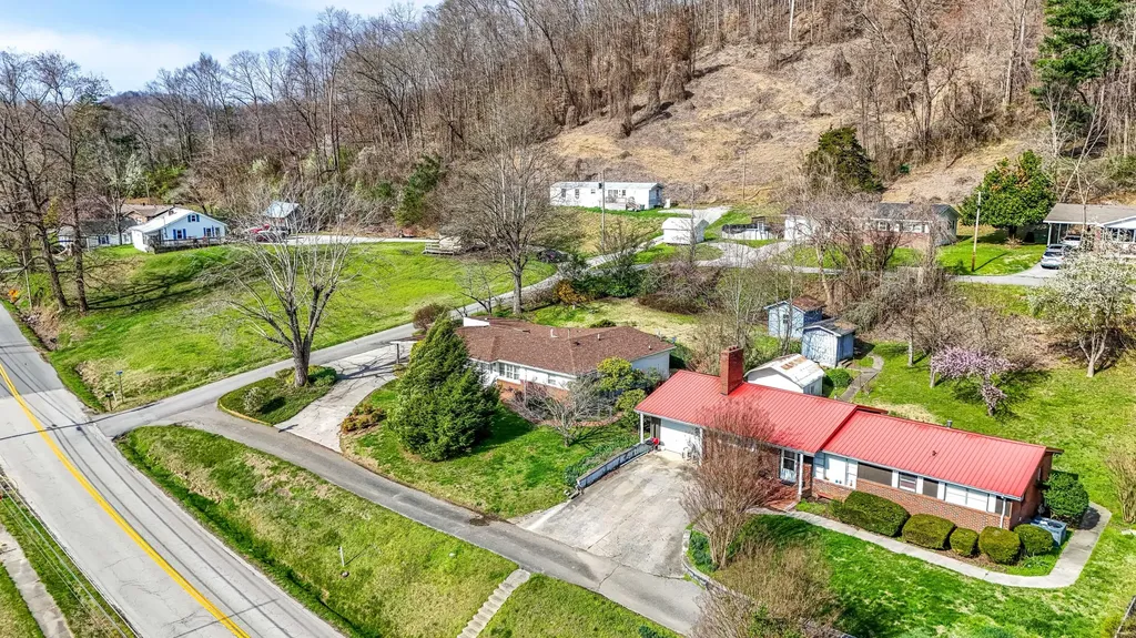 721 Pitzer Street Barbourville KY 40906