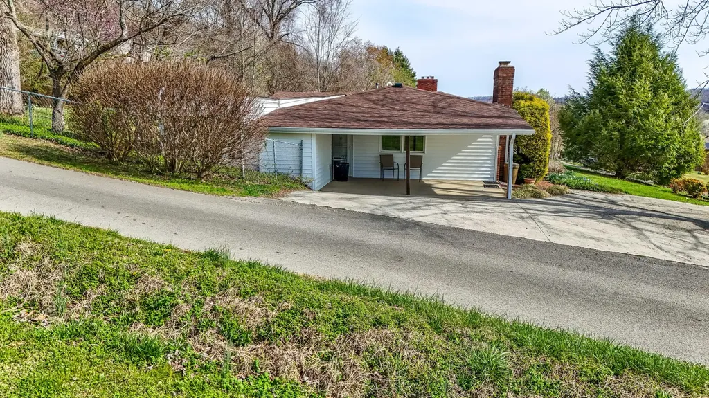 721 Pitzer Street Barbourville KY 40906