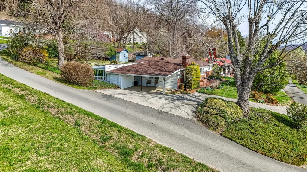 721 Pitzer Street Barbourville KY 40906