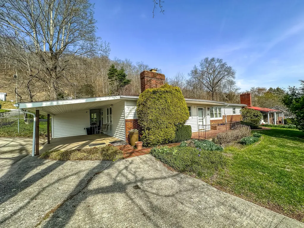 721 Pitzer Street Barbourville KY 40906
