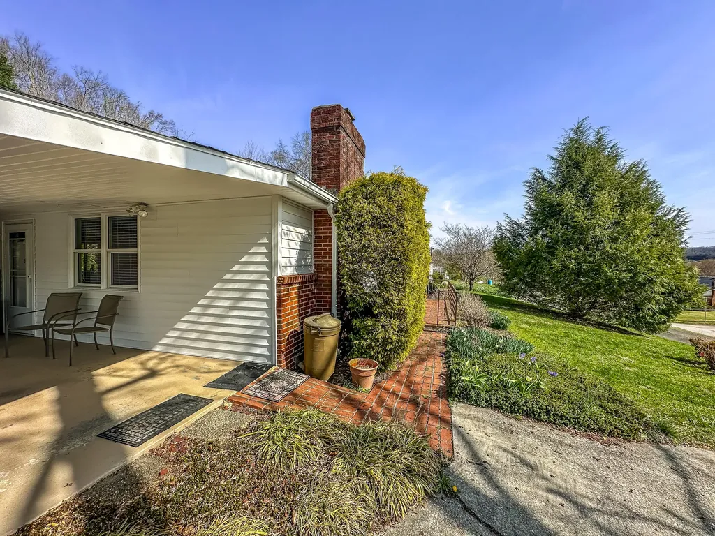 721 Pitzer Street Barbourville KY 40906