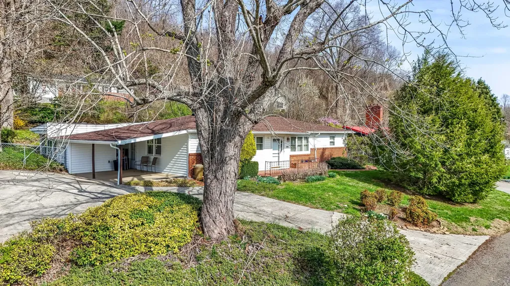 721 Pitzer Street Barbourville KY 40906