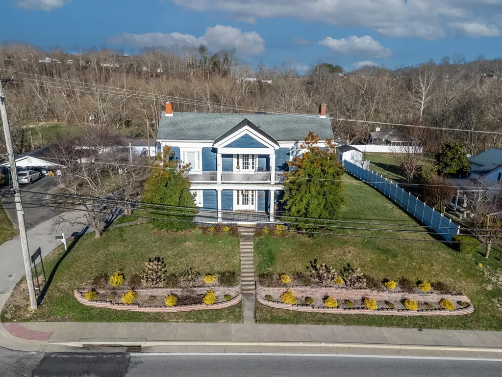 709 Main Street West Liberty KY 41472