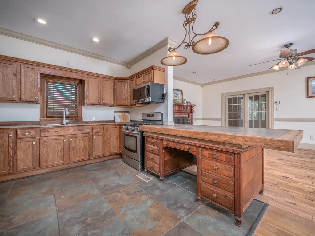 709 Main Street West Liberty KY 41472