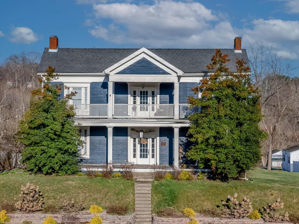 709 Main Street West Liberty KY 41472