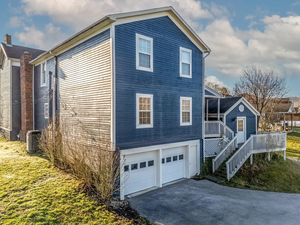 709 Main Street West Liberty KY 41472