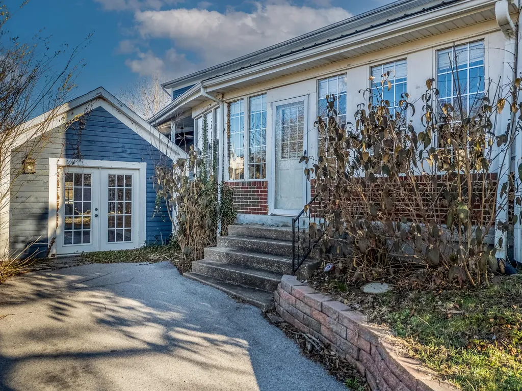709 Main Street West Liberty KY 41472