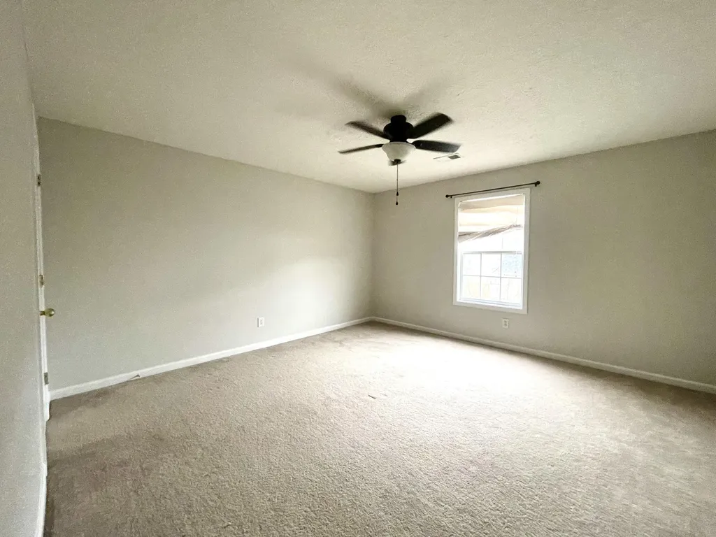 327 Newcastle Lane Winchester KY 40391