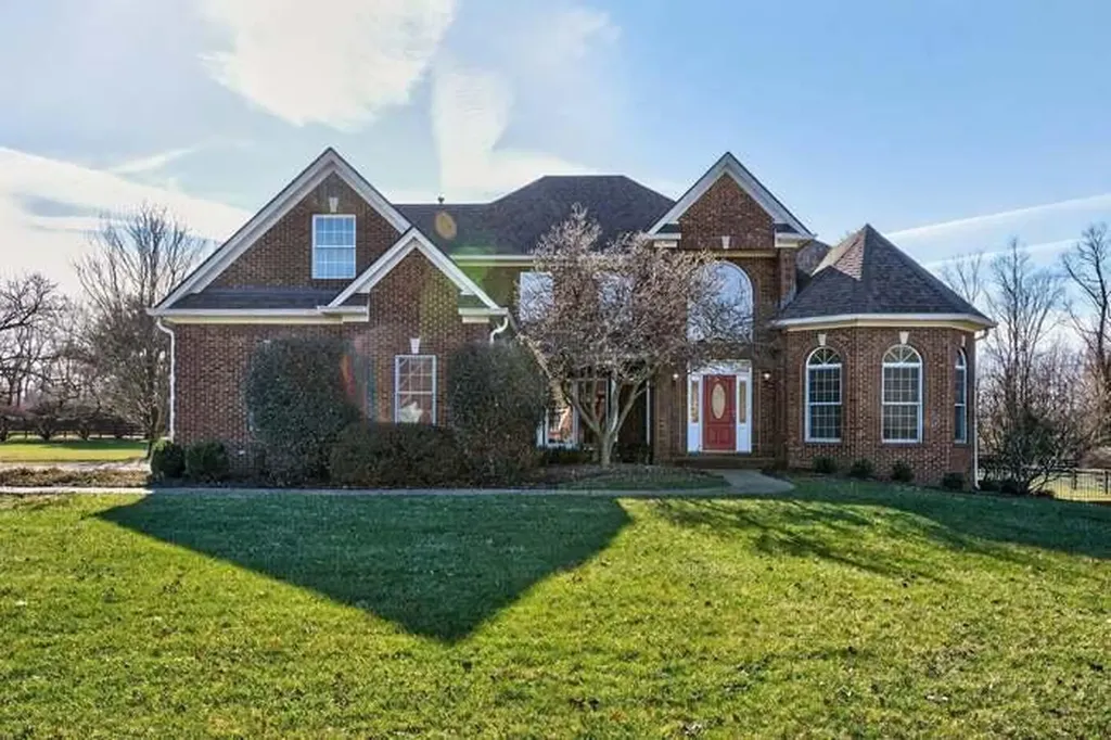 5000 Lupreese Lane Versailles KY 40383