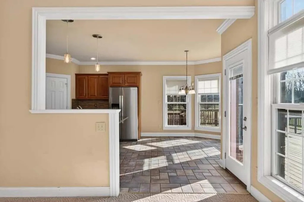 5000 Lupreese Lane Versailles KY 40383